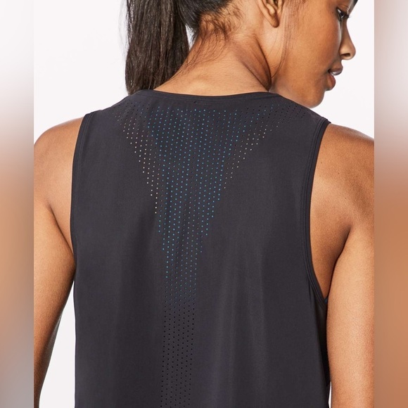 Women’s LULULEMON Athletica Run On black Tank size 8 - Picture 7 of 10